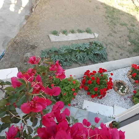 Voutsinou Apartment Kini